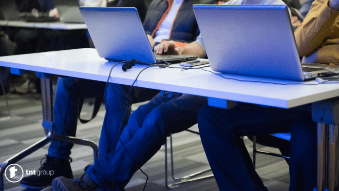 IT studenti (1) učenje programiranja